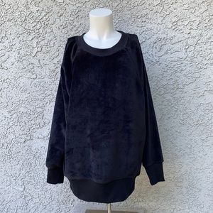 SO Kohl’s Cozy Sweatshirt Pullover Oversized Black Fuzzy Faux Fur Winter Warm